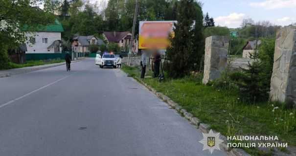 На Львівщині 10-річний хлопчик потрапив до лікарні після падіння з електросамоката