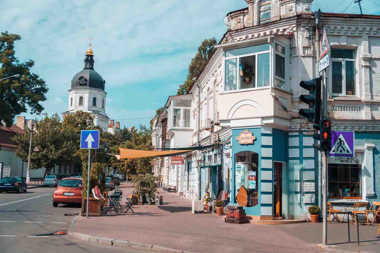 Як онлайн-довідники допомагають знаходити заклади у Києві