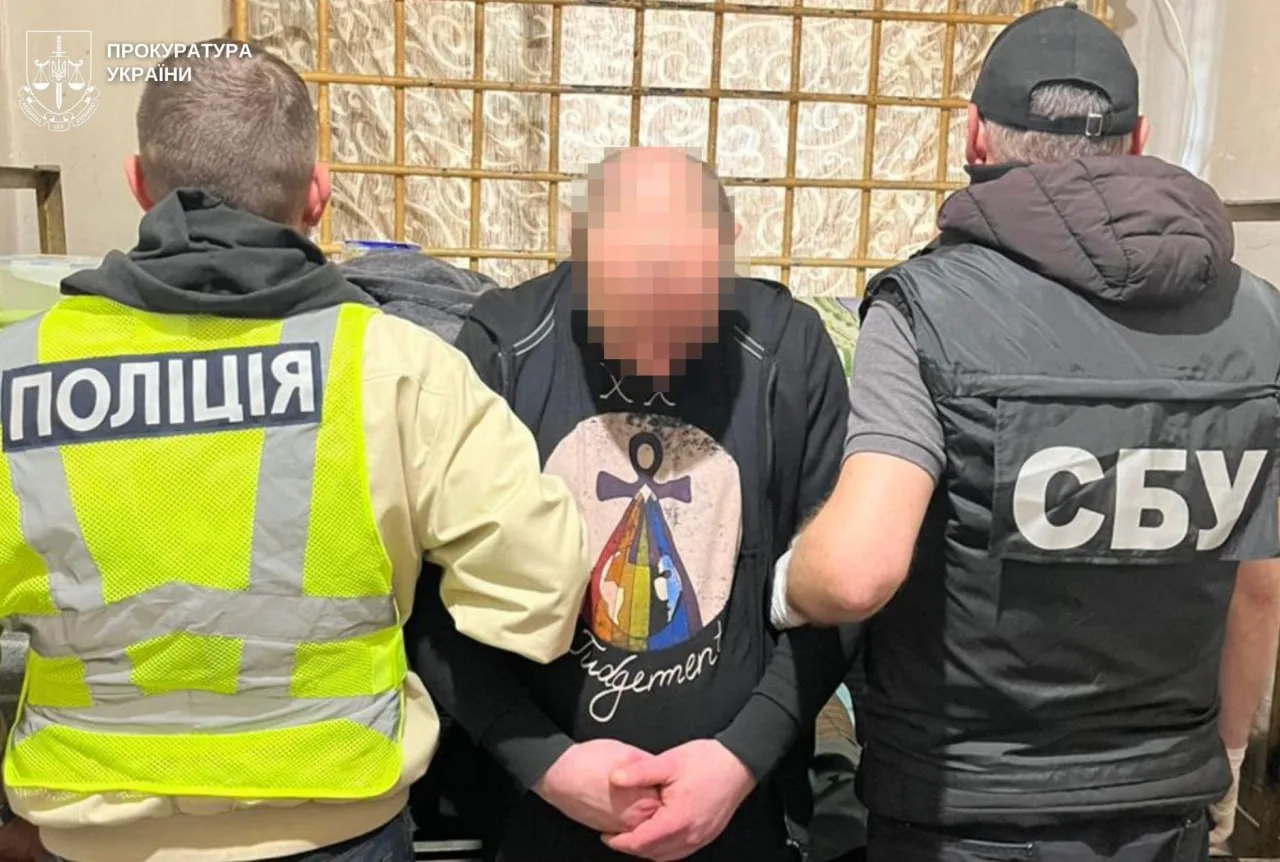 Львів: З камери СІЗО – гексоген та кулемети! Судять “торговця смертю”.