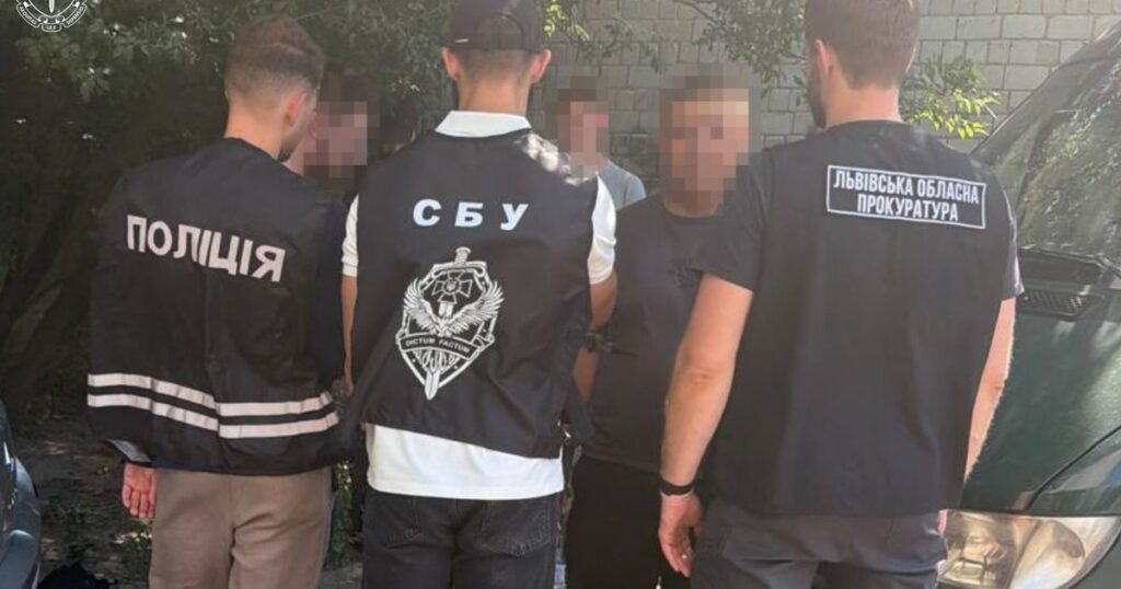 Львівський комунальник попався на 20 тисячах гривень хабаря.