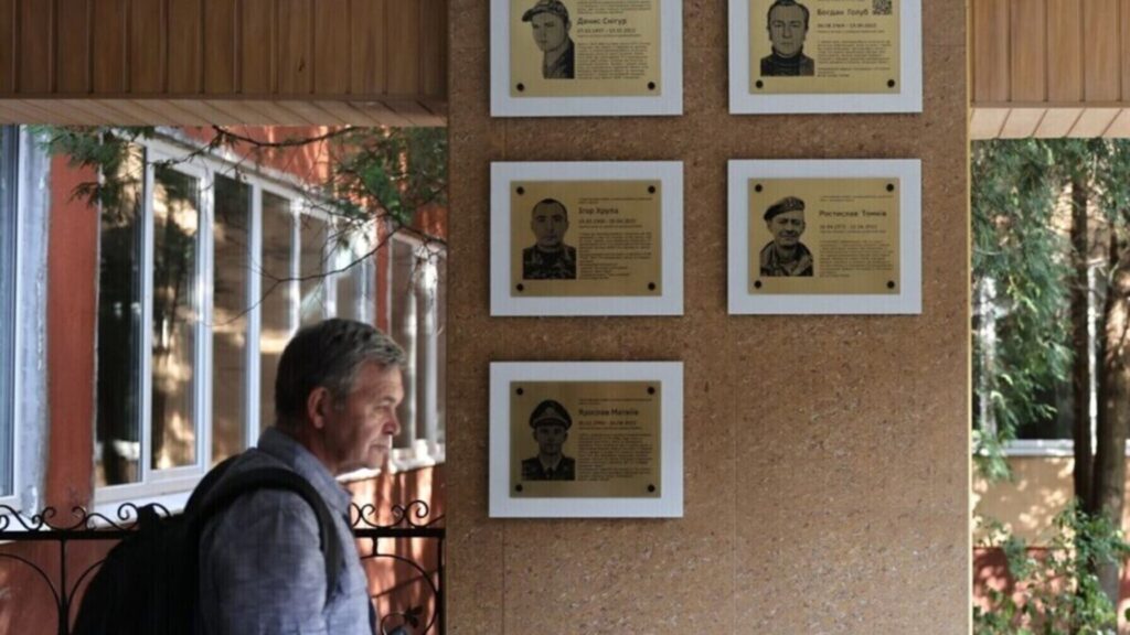Львів вшановує героїв: 19 меморіальних таблиць загиблим захисникам України.