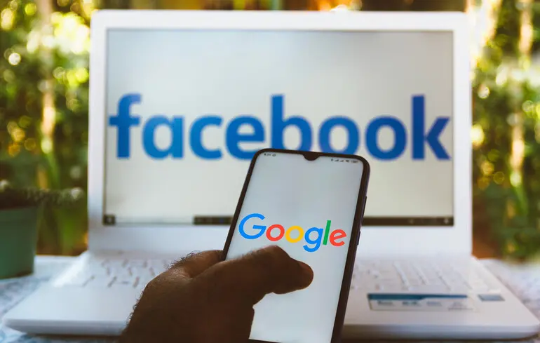 Росія вербує в Україні іноземців через Google та Facebook, – Politico