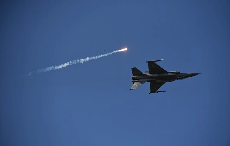 Україна на межі: F-16 – критична проблема для ЗСУ, б'є тривогу WSJ.
