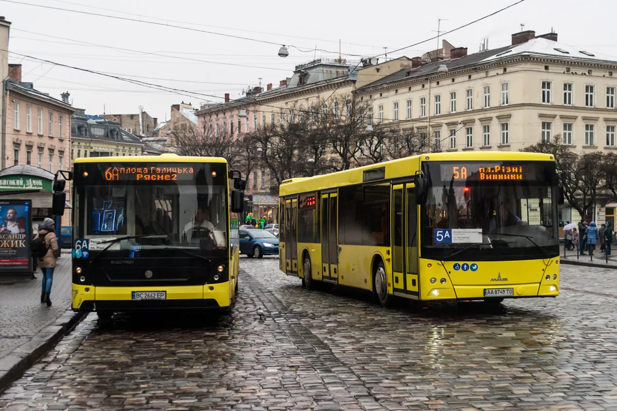 Львів: 970 млн грн заморожено, автобуси під загрозою.