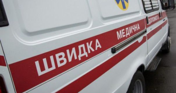Львівщина під ударом: уламки дрона поранили чоловіка після другої атаки.